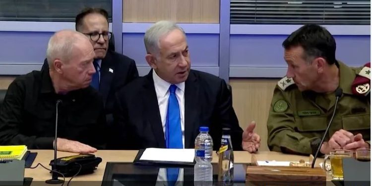 تقرير: حراس نتنياهو فتشوا قائد الجيش بحثا عن “مسجل صوت”