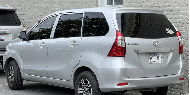 أفضل سيارة عائلية من تويوتا “أوتوماتيك” بـ7 مقاعد بسعر  مفاجأة |صور