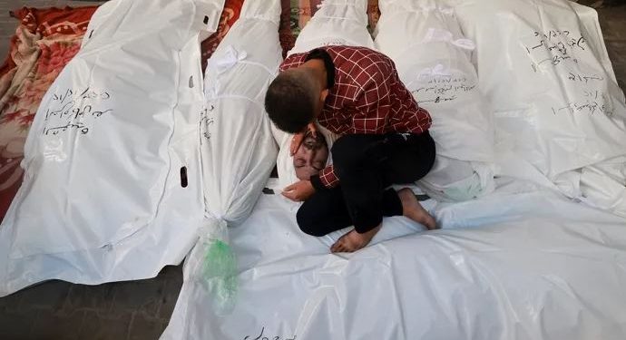 ارتفاع أعداد الشهداء في غزة إلى 20674 بينهم 250 خلال 24 ساعة