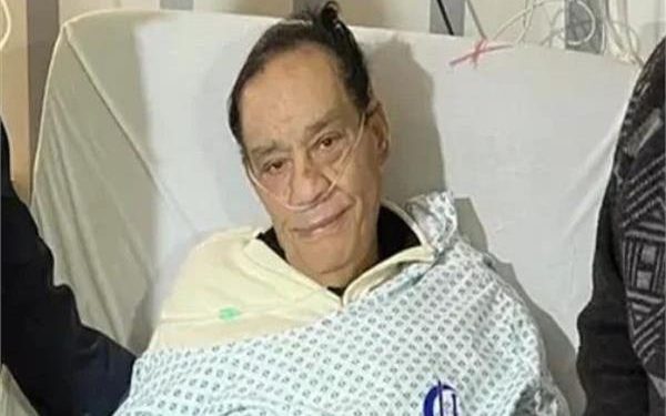 طريح الفراش لا يتحرك.. زوجة حلمي بكر تكشف تطورات الحاله الصحية