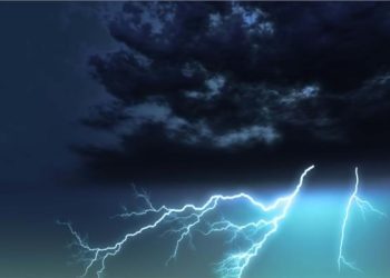 الأرصاد الجوية: أمطار تضرب الوجهة البحري والسواحل الشمالية