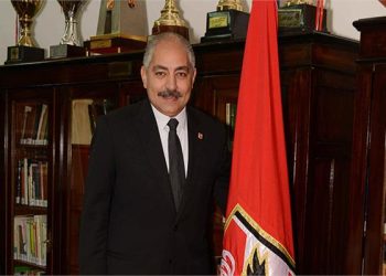 النادى الاهلى ينعى الوزير العامرى فاروق برسالة مؤثرة