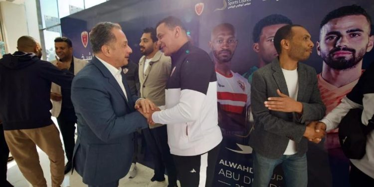 سفير مصر في الإمارات يزور بعثة الفريق الأول لكرة القدم بنادي الزمالك