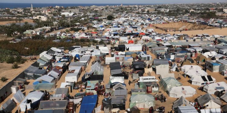 إسرائيل “تضع شرطا” قبل السماح للنازحين من شمال غزة بالعودة