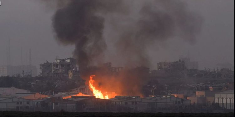 مصادر طبية.. ارتفاع حصيلة القصف الإسرائيلي على غزة إلى 22835