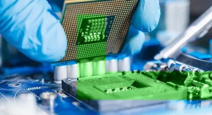 رغم العقوبات الأمريكية.. تايوان تمنح “هواوي” الصينية رقائق متطورة