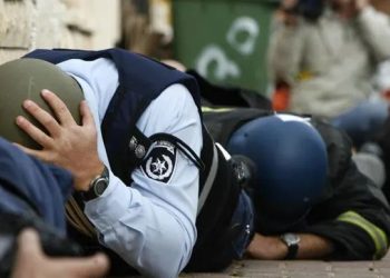 الفصائل الفلسطينية تمطر تل أبيب بوابل من الرشقات الصاروخية