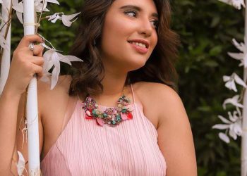 الفنانة الشابة سندس موسى تحسد شخصية عايدة رياض في مرحلة الشباب ضمن أحداث مسلسل “بيت الرفاعي”