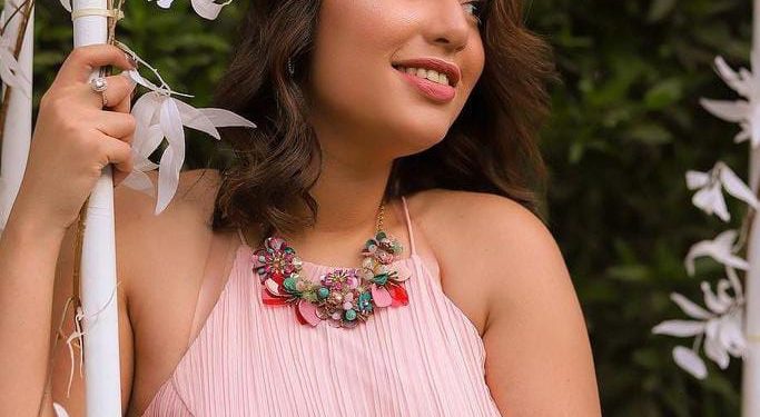 الفنانة الشابة سندس موسى تحسد شخصية عايدة رياض في مرحلة الشباب ضمن أحداث مسلسل “بيت الرفاعي”