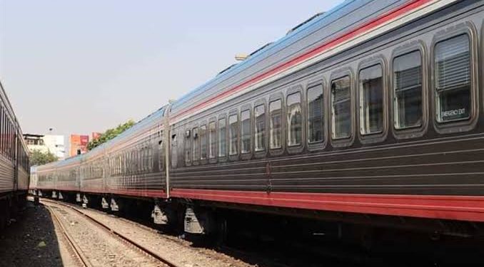 مصرع أمين شرطة تحت عجلات قطار الصعيد بالمنيا