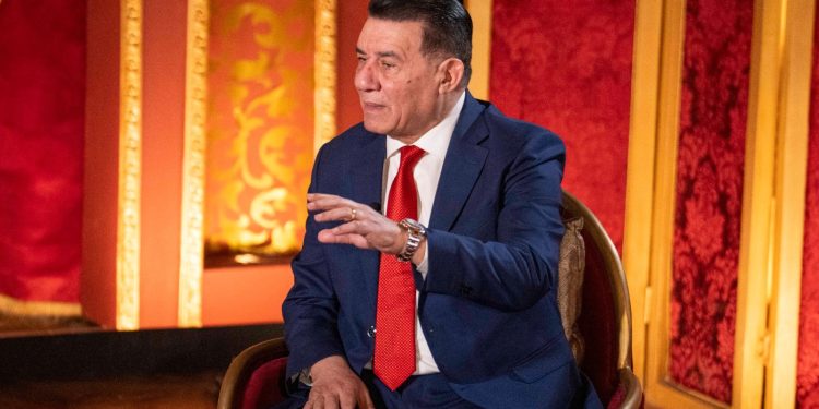 مدحت شلبي : مشكلة مرتضي منصور تركيزه الزيادة مع الخطيب