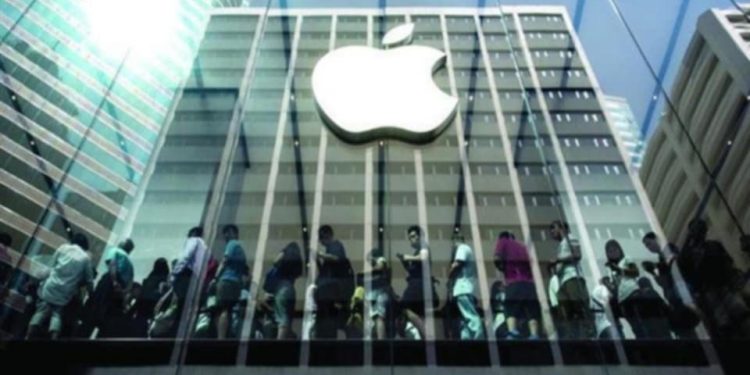 شعبة المحمول بالغرفة التجارية تكشف تفاصيل مقاضاة “آبل” لمحلات تجارية بمصر