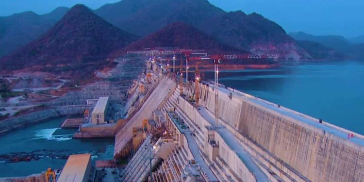 الدكتور عباس شراقي: تخزين سد النهضة يقترب من 64 مليار متر مكعب وسط مخاوف من تأثيره على النيل الأزرق