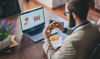 “تشات جي بي تي” يثير قلقاً من تعلق المستخدمين العاطفي وتداعياته على العلاقات البشرية