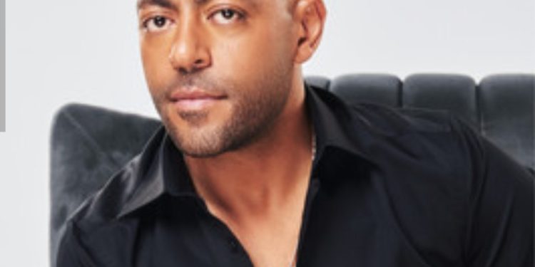 “الدخول للثنائيات والمجموعات المختلطة”..شروط حفلة تامر عاشور بالساحل