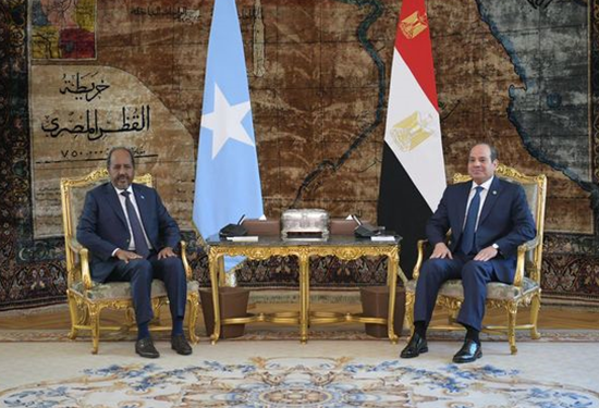 السيسي ونظيره الصومالي يوقعان بروتوكول تعاون عسكري لزيادة التعاون بين البلدين