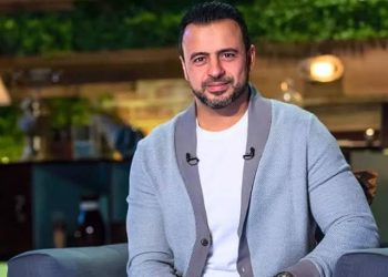 أب يوجه رسالة لمصطفى حسني: بنتي خلعت الحجاب وترتدي لبس عريان.. ما رايك أعمل ايه؟