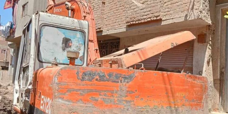 “خايفين البيوت تقع ” ..مناشدة عاجلة لوزير الإسكان من أهالي قرية الخضرة بالمنوفية بعد توقف أعمال الحفر الخاصة بالمبادرة الرئاسية