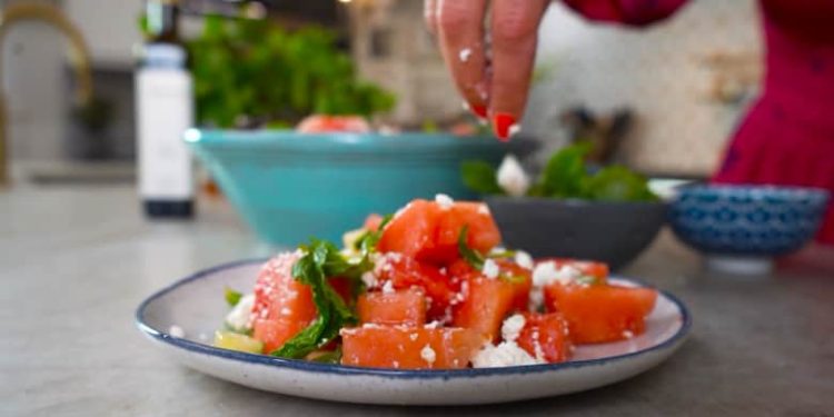 فوائد جبن القريش: سرّ الصحة والرشاقة في قطعة صغيرة