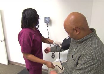 غموض حول تهريب الرهائن إلى مصر: هل تواجه إسرائيل خطرًا حقيقيًا؟