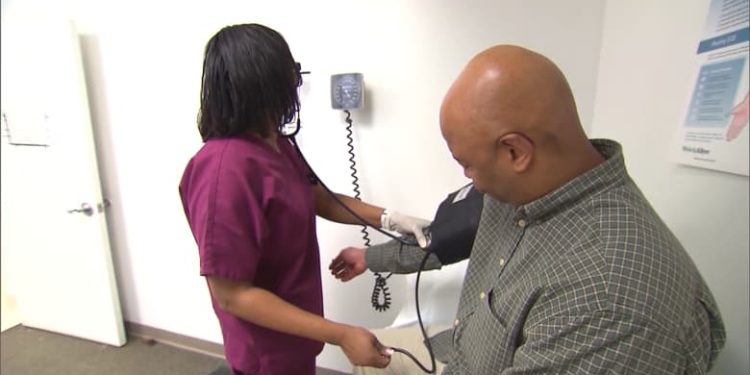 غموض حول تهريب الرهائن إلى مصر: هل تواجه إسرائيل خطرًا حقيقيًا؟