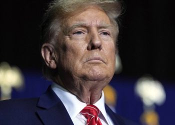 مسؤول استخباراتي: “RT” الروسية أنشأت شبكات لتوجيه الناخبين لدعم ترامب