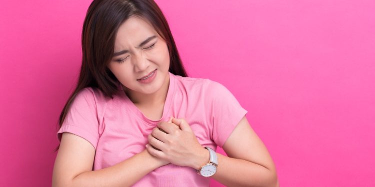 اختبار دم بسيط يتنبأ بأمراض القلب لدى النساء قبل 30 عامًا