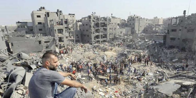 المستشار الإعلامي لـ”أونروا”: لو توقفنا عن العمل 24 ساعة فهذا حكم بالإعدام على سكان غزة