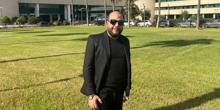 رجل أعمال مصري يزور الجزائر ويشعل مواقع التواصل برسالة تضامن وتعاون مشترك