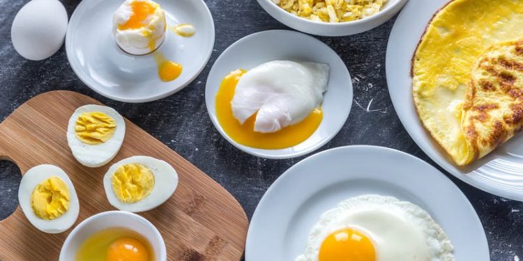 الإفراط في تناول البيض يوميًا قد يسبب مخاطر صحية.. والتوازن في تناوله سر الفوائد