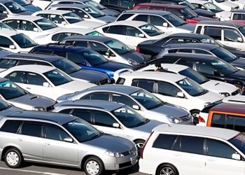 13 ألف سيارة لذوي الهمم محتجزة بالموانئ ورسوم الأرضيات تصل إلى 100 ألف جنيه