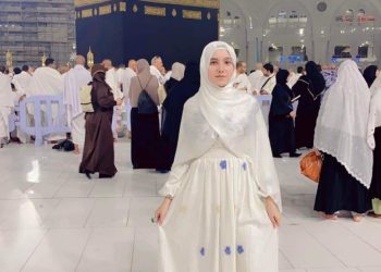 احتفال مختلف بعيد ميلادها.. الإعلامية ياسمين إبراهيم بالحرم المكي 