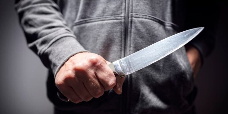 جريمة تهز الأقصر: شاب يذبح مسناً ويتجول برأسه في الشارع