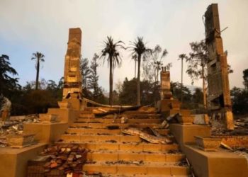 حرائق كاليفورنيا تدمر قصرًا تاريخيًا في هوليوود استخدم في أفلام مشهورة