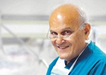 ثورة طبية جديدة.. مجدي يعقوب يعلن عن تقنية مبتكرة لعلاج صمامات القلب