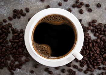 دراسة تكشف تأثير غير متوقع لقهوة الصباح على الدماغ