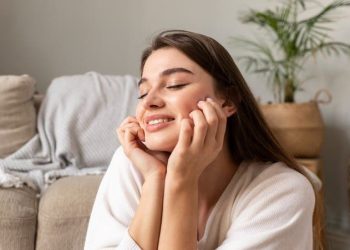 حافظي على شباب بشرتك.. 9 أطعمة تحارب التجاعيد وتزيد النضارة