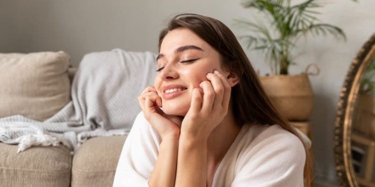 حافظي على شباب بشرتك.. 9 أطعمة تحارب التجاعيد وتزيد النضارة