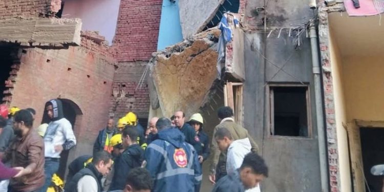 انفجار أنبوبة غاز يؤدي إلى انهيار عقار في كرداسة: مصرع 10 أشخاص وإصابة 3 آخرين