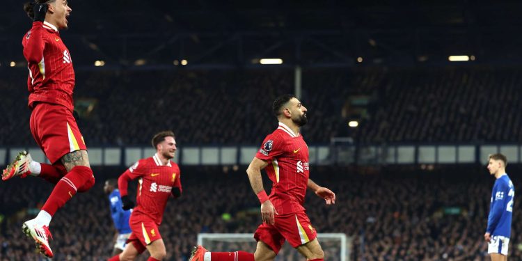 ليفربول يسعى لتعزيز الصدارة في مواجهة أستون فيلا بالدوري الإنجليزي الممتاز