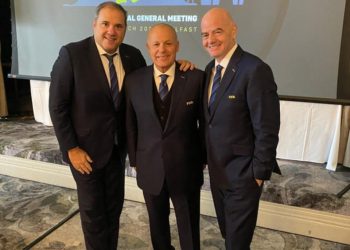 أبوريدة يناقش تعديلات كرة القدم العالمية باجتماعات IFAB في بلفاست