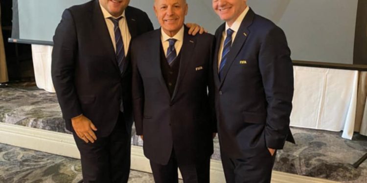 أبوريدة يناقش تعديلات كرة القدم العالمية باجتماعات IFAB في بلفاست