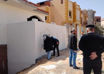 جهاز برج العرب يقوم بسحب قطع أراضٍ وإزالة مخالفات بناء