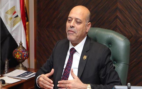 بـ 2000 درهم شهرياً .. وزارة العمل تكشف عن إختبارات المُرشحين لوظائف بالإمارات  