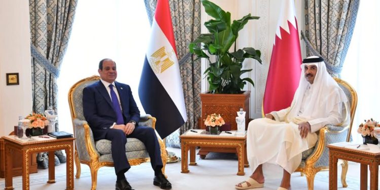 مراسم استقبال الرئيس السيسي في قطر | صور