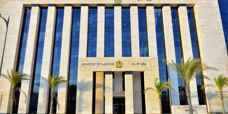 تعرف علي وظائف بالسعودية برواتب تصل لـ 70 ألف ريال شهريًا