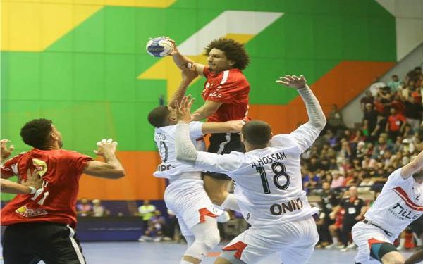 يد الأهلي تضرب الزمالك 31/26 ويتأهل لنهائي السوبر الإفريقي