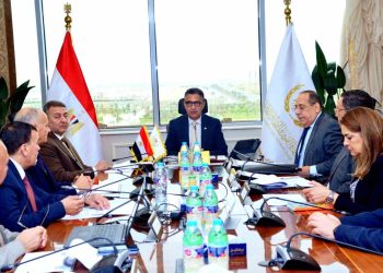 لـ متابعة خطة التطوير .. وزير التموين يجتمع بـ شركتي “النيل” و”الإسكندرية” للمجمعات الاستهلاكية