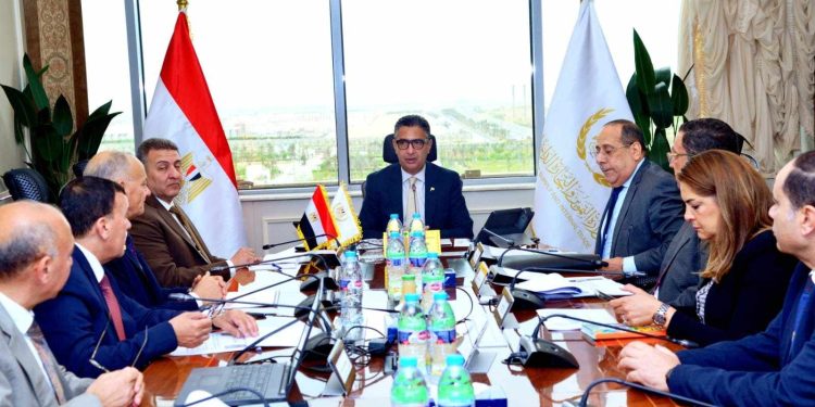 لـ متابعة خطة التطوير .. وزير التموين يجتمع بـ شركتي “النيل” و”الإسكندرية” للمجمعات الاستهلاكية