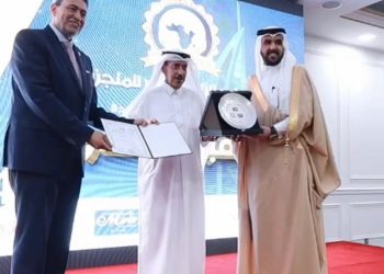 “مؤسسة المنجزين العرب تكرّم المستشار عبدالله الدوسري بدرع الإبداع والتميز”